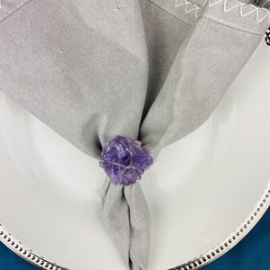 Natural Amethyst 4 pcs set linen Napkin holder.